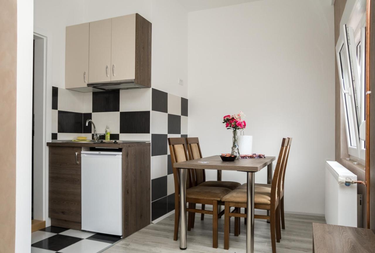 City Apartment Bb Баина-Башта Экстерьер фото